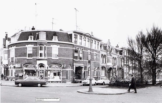 bredeweg_01_hoekhuis_linnaeuskade_13_1971.jpg()(C20DBA534CFEB36801331793C0EFD872).jpg